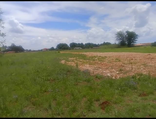 1,000M² VACANT LAND FOR SALE IN KOOKRUS